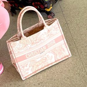 Christian Dior tote bag, wore 3 I still have receipt shopping bag and dust bag